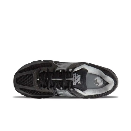 NIKE ZOOM VOMERO 5