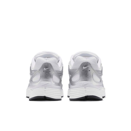 NIKE W  P-6000