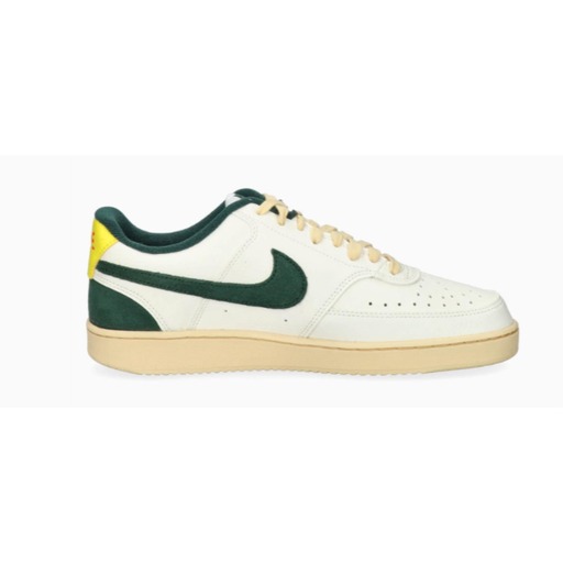 NIKE Revolution 7