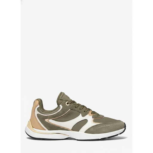 RILEY TRAINER