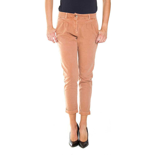 CHINOS PANT IN GABARDINE STRETCH. STYLE T765. Regular waist and comfortable leg.