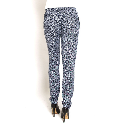 FLUID PANT. STYLE T771. Regular waist and regular leg.
